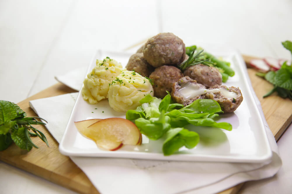 BEEF RISSOLES WITH MOZZARELLA